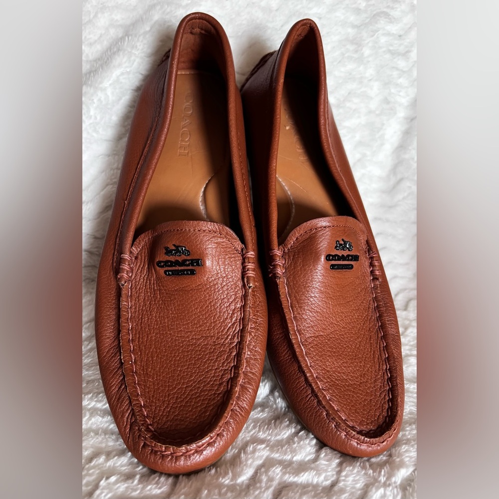 EUC Women’s Coach Mary Lock Up Loafers, Camel Brown, 8.5B
